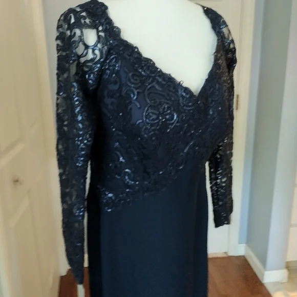 Tadashi Shoji  "Allyson" Navy  Embroidery Bodice Evening Gown 14 New With Tags - Picture 10 of 15